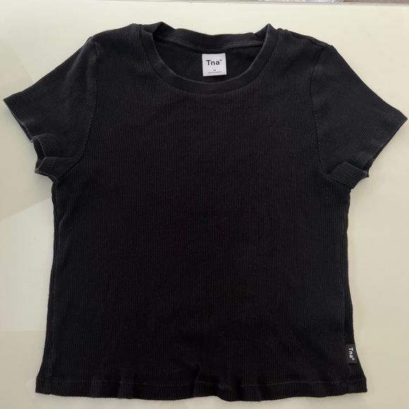 Medium Black TNA cropped t shirt. - Picture 1 of 2